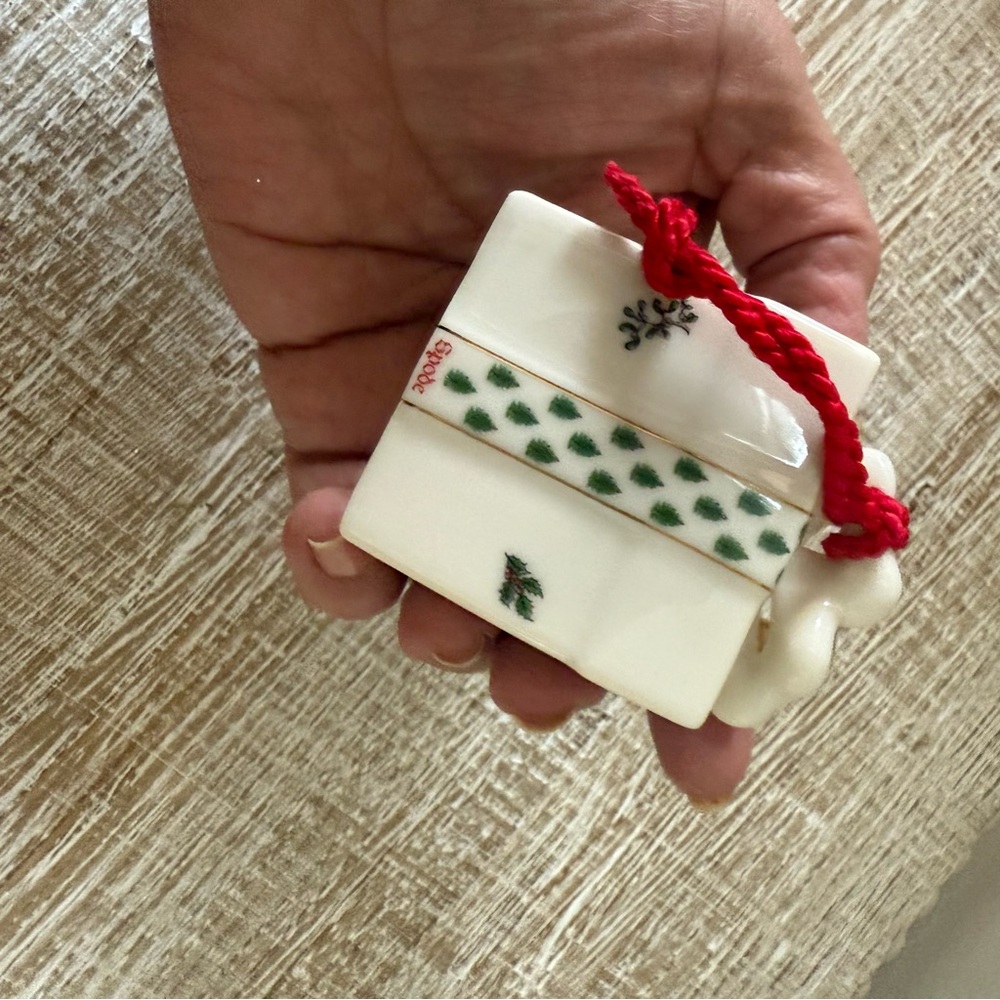 Spode Christmas Tree Love Is A Gift Ornament With Gold Accents Retired - Picture 4 of 8
